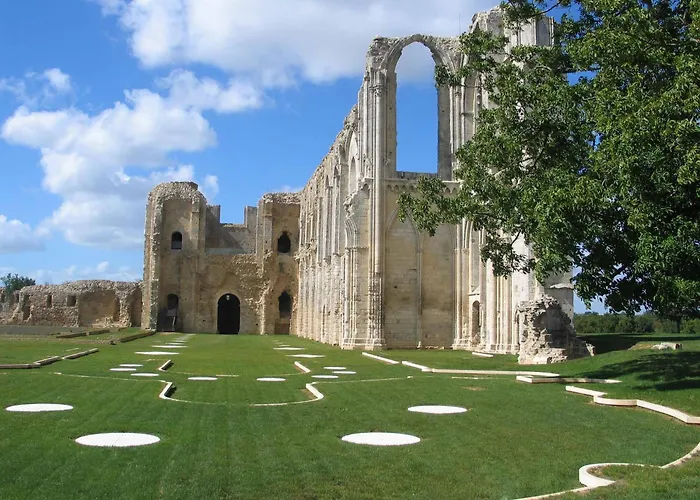 Les Allees Du Chateau 3*